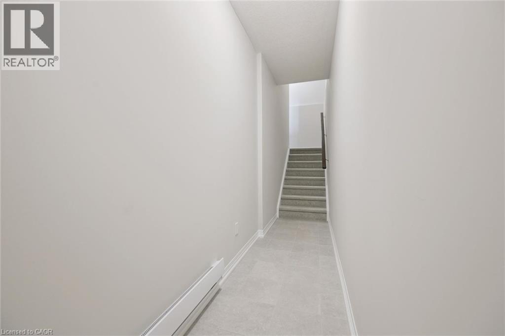 #B046 525 ERINBROOK Drive - Image 6