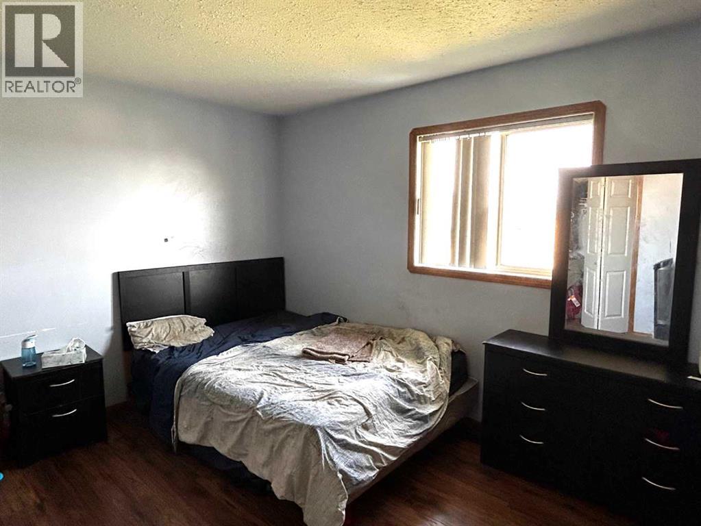 280 Upland Avenue W - 7