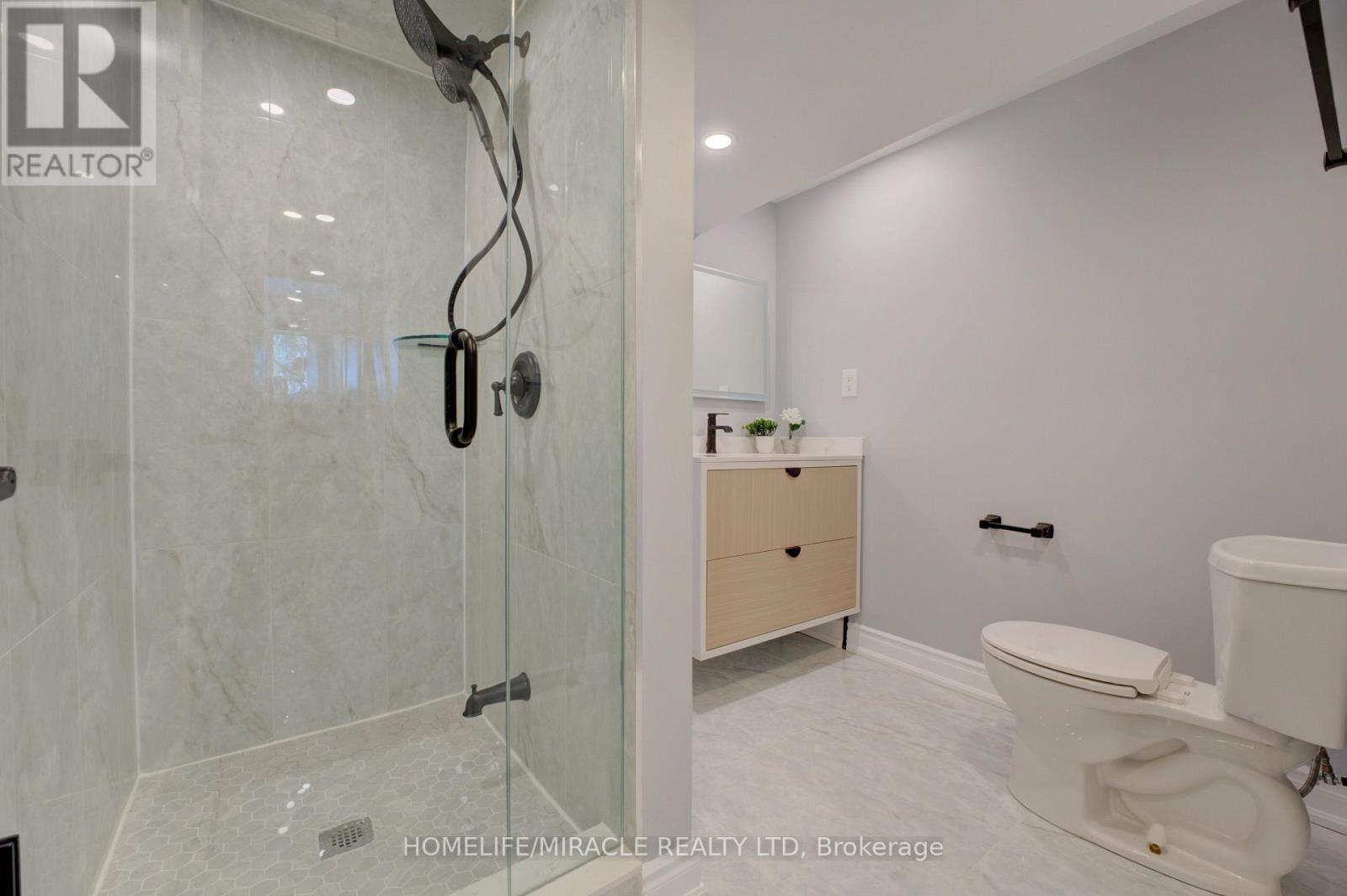 85 SILVERSTONE DRIVE - 27