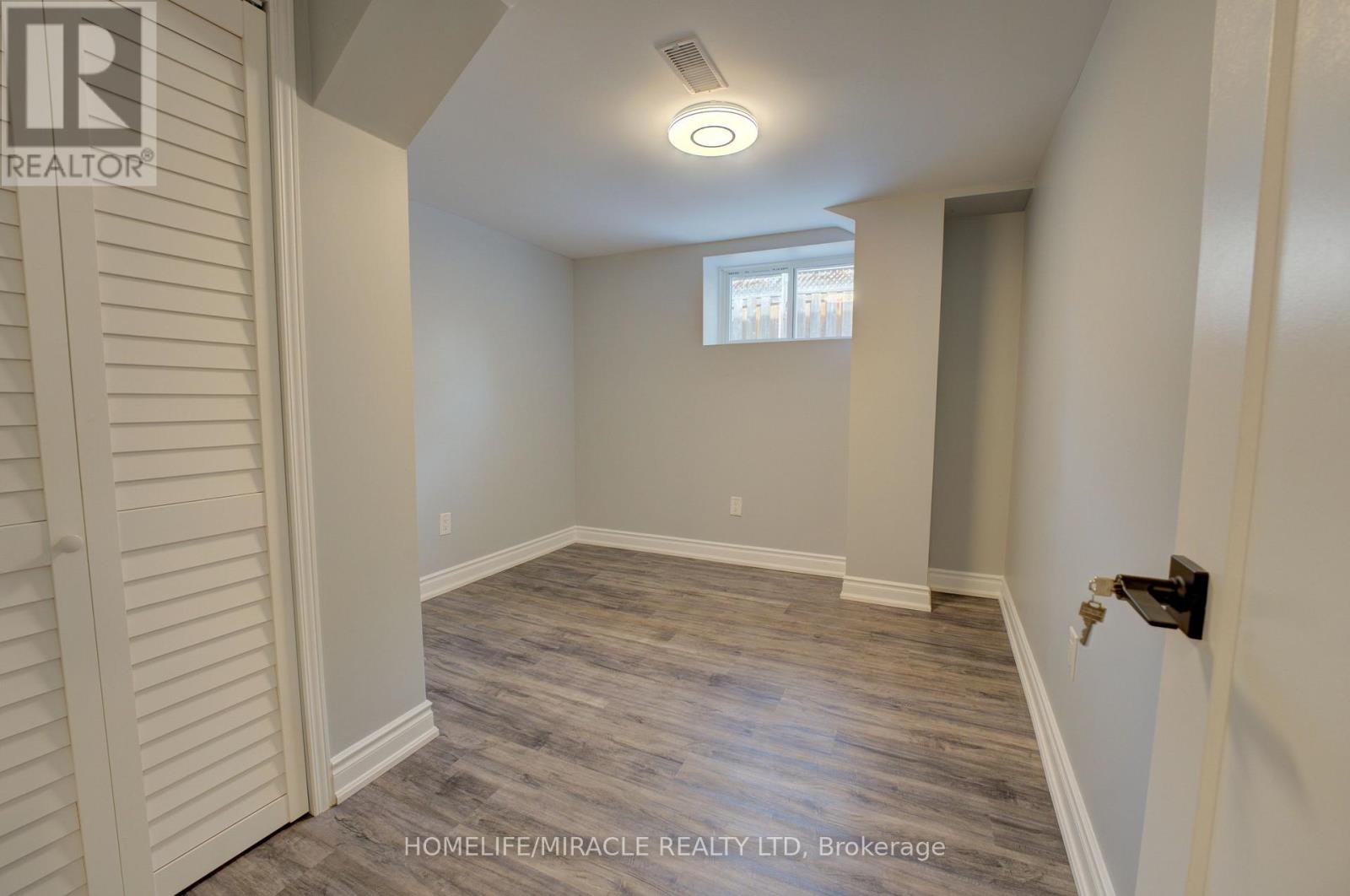 85 SILVERSTONE DRIVE - Image 28