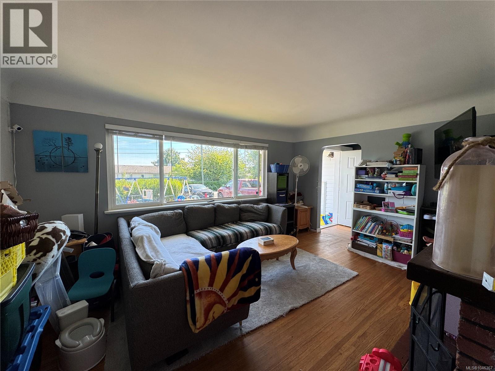 172 MCLEAN St - 7