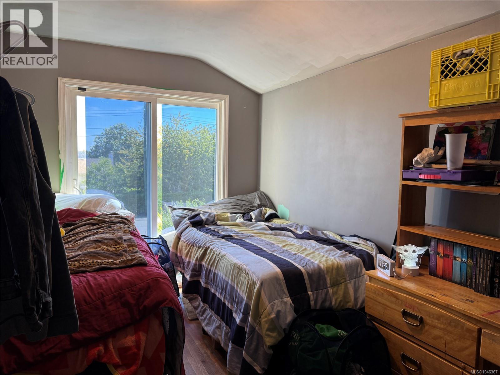 172 MCLEAN St - 11