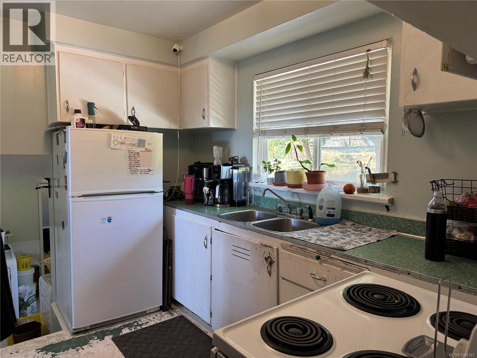172 MCLEAN St - Image 5