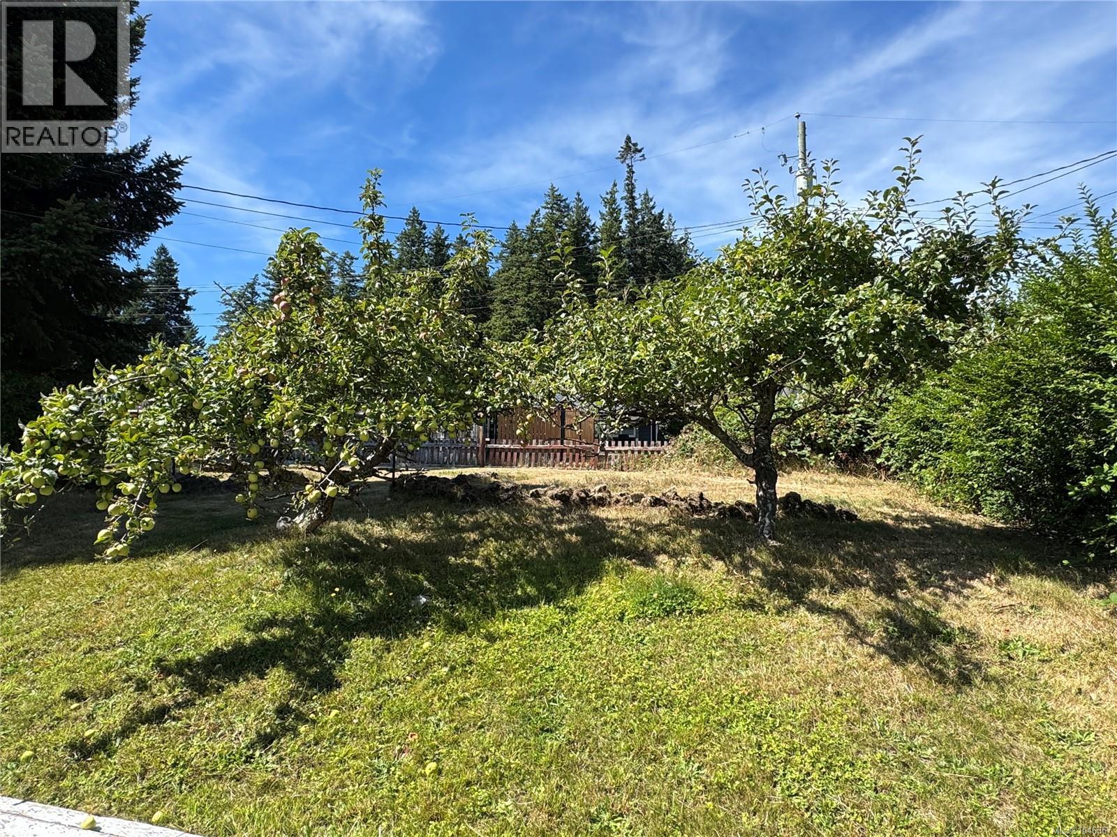 172 MCLEAN St - Image 15