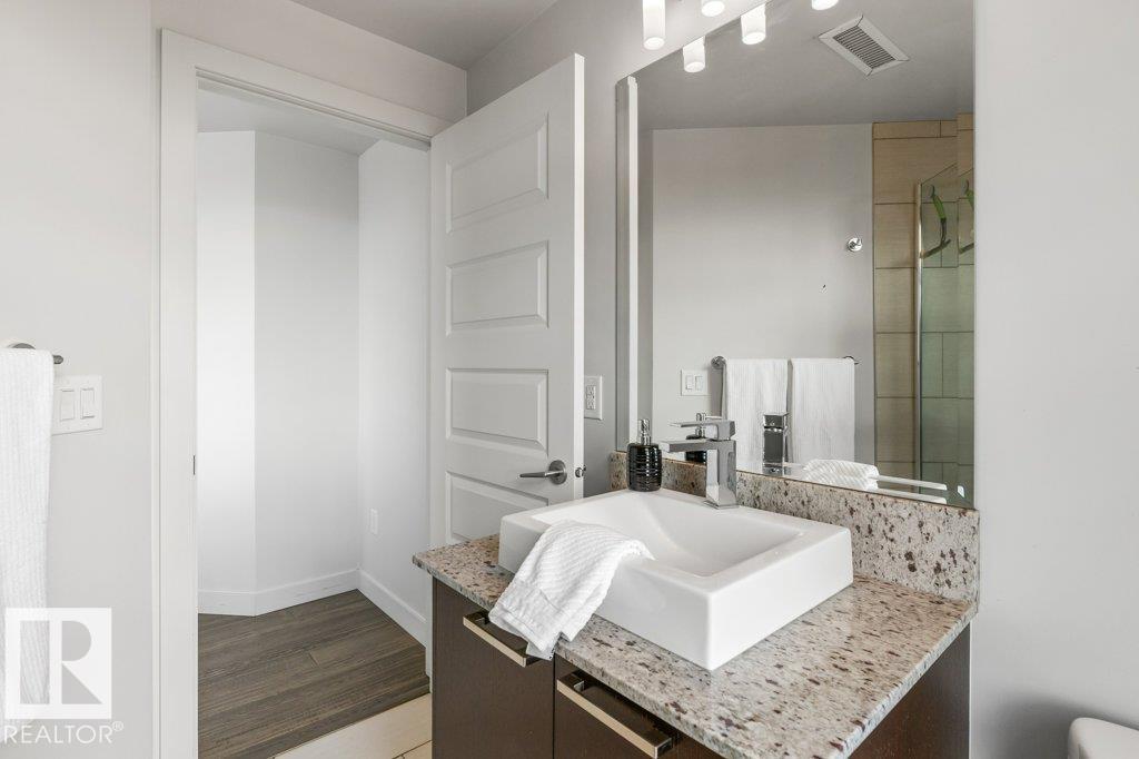 #1102 10388 105 ST NW - 27