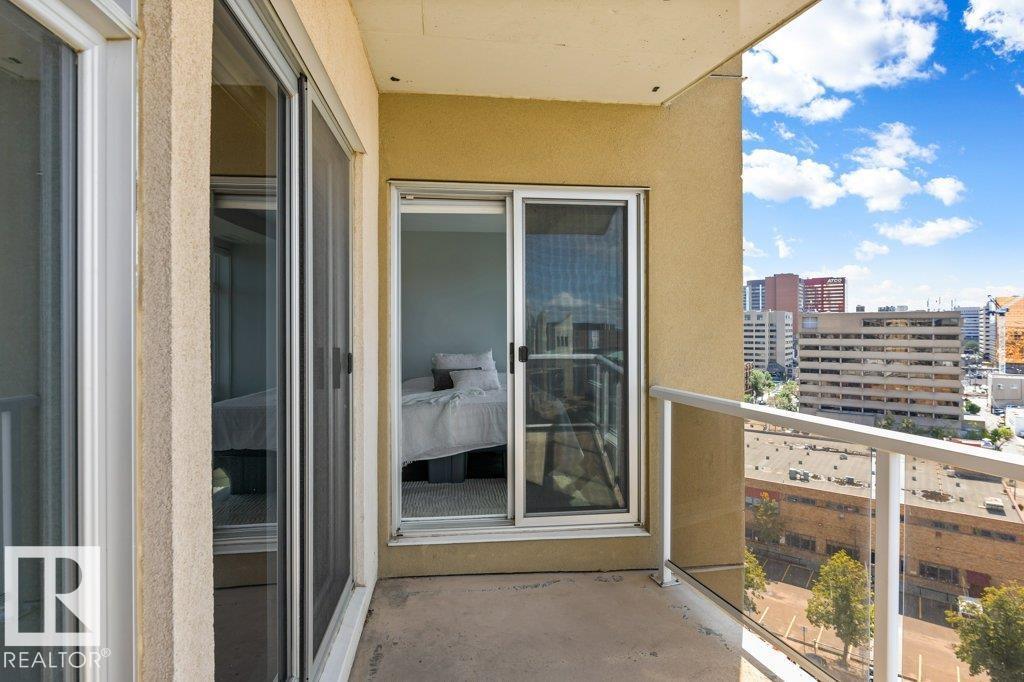 #1102 10388 105 ST NW - 32