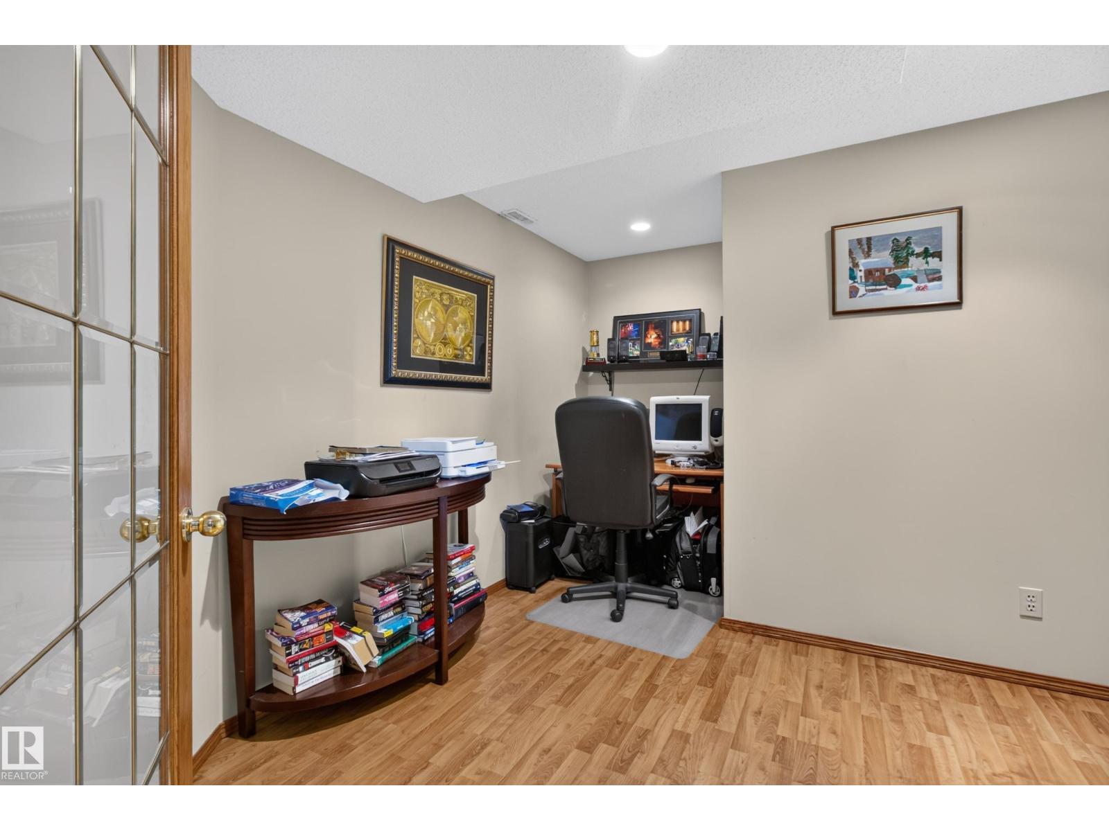 15 HICKORY CR - Image 28