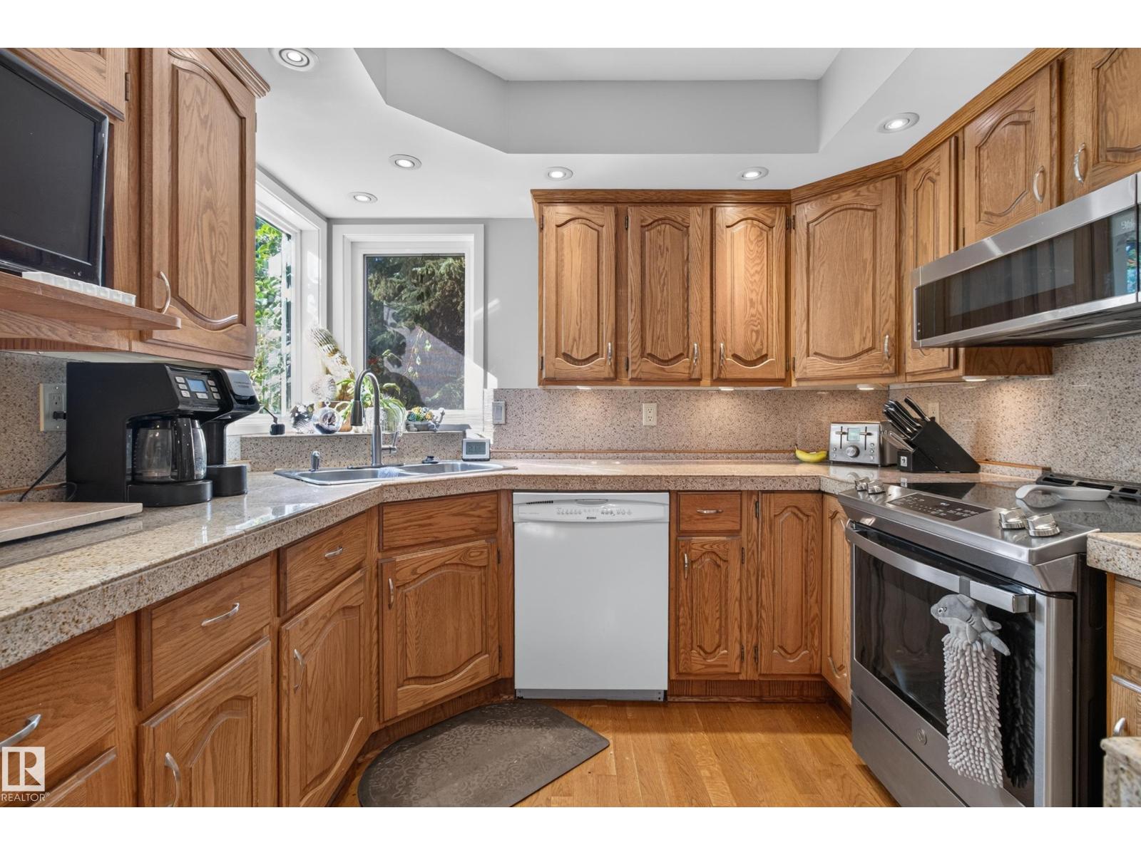 15 HICKORY CR - Image 38