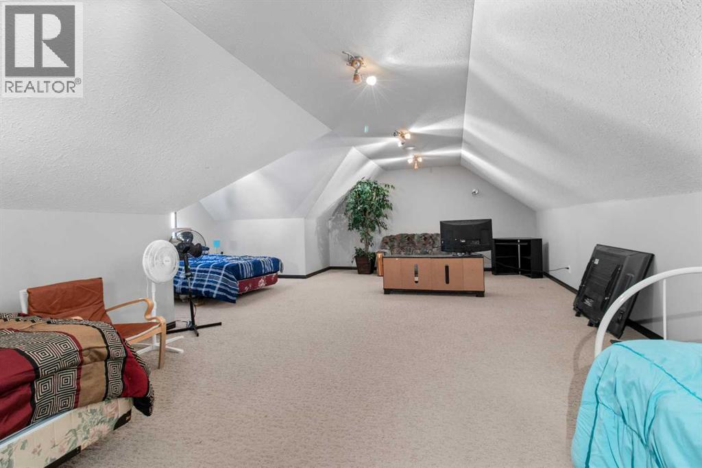 2120 18 Avenue - 26