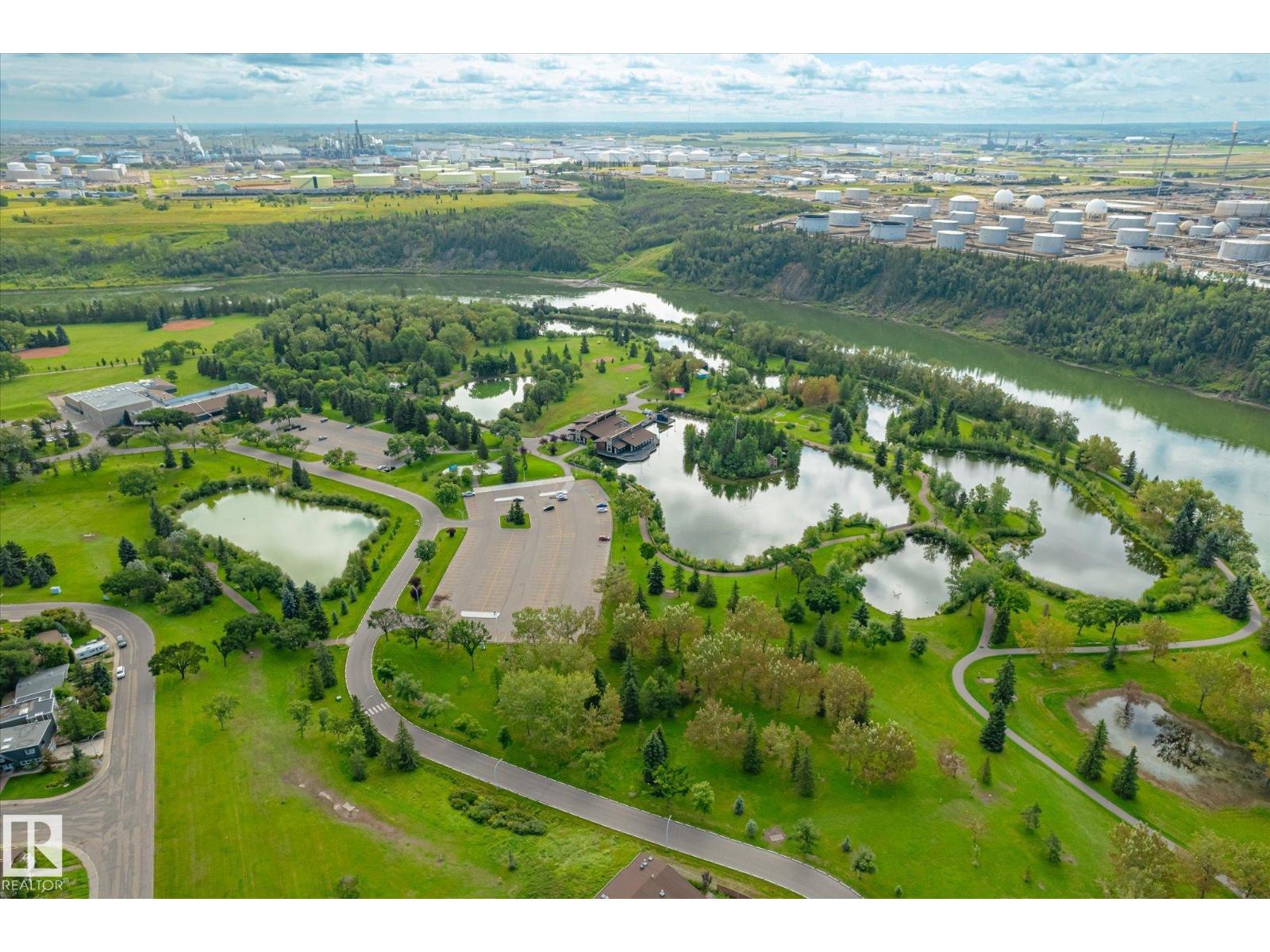 3317 107 AV NW - 50