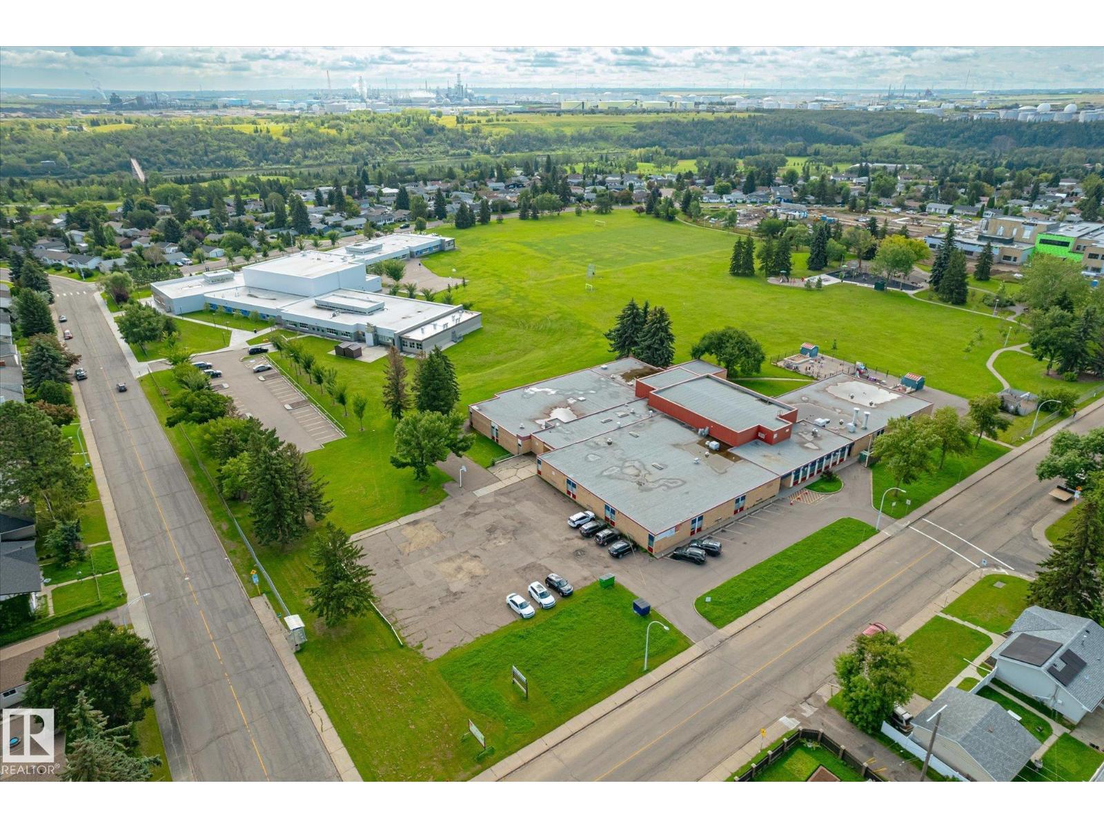 3317 107 AV NW - 48