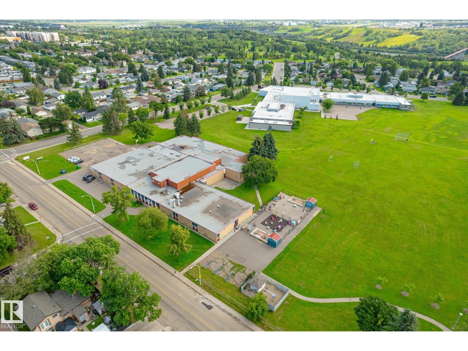 3317 107 AV NW - 47