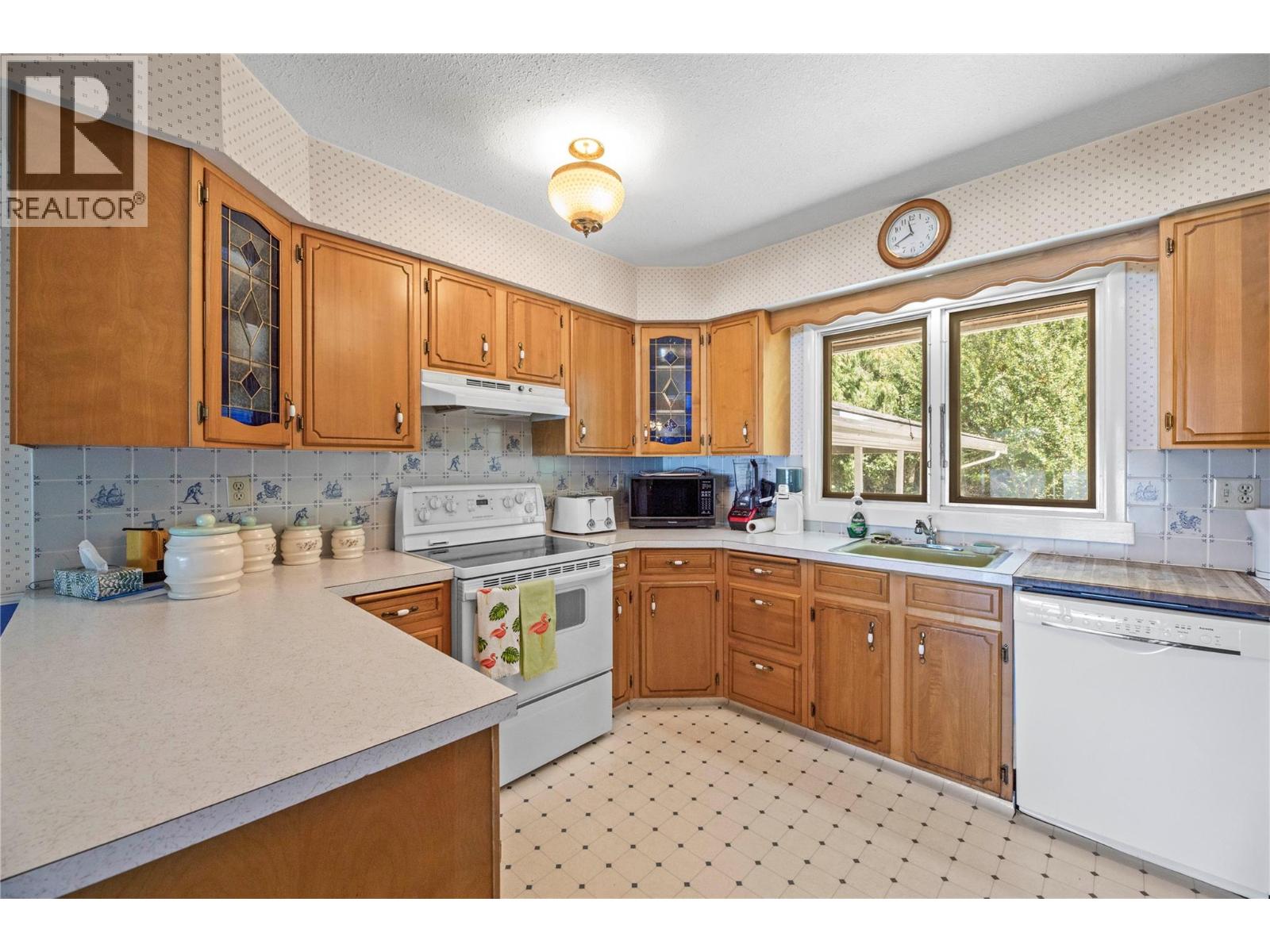 413 97A Highway, Sicamous
