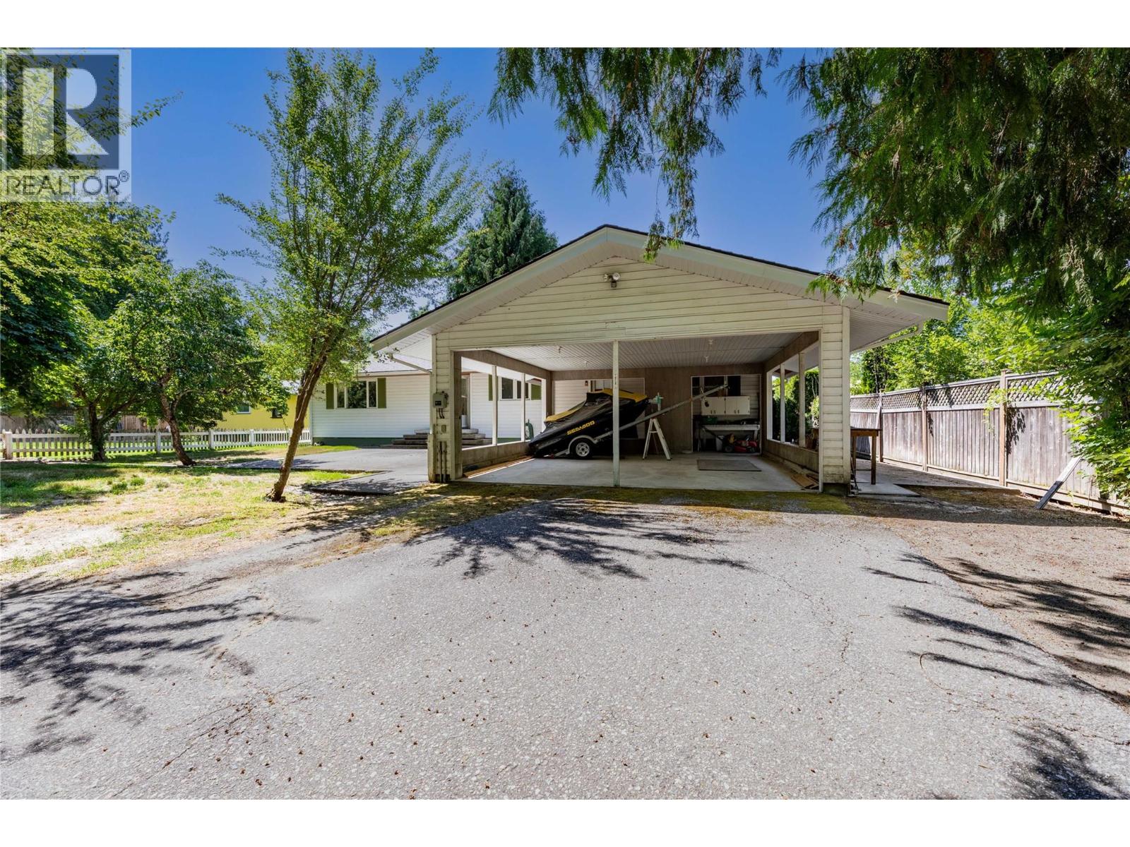 413 97A Highway, Sicamous