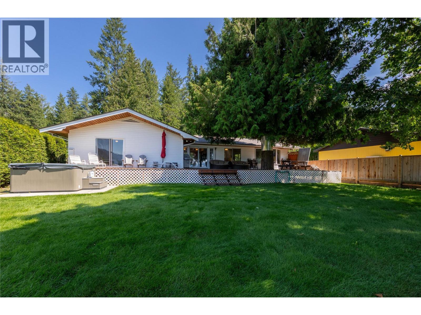 413 97A Highway, Sicamous