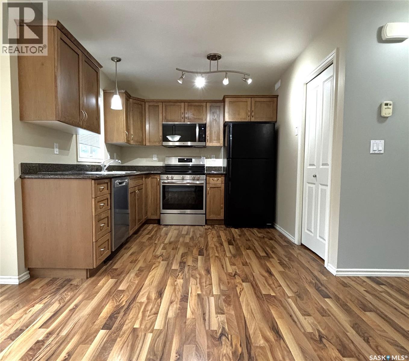 #307 415 Lynd CRESCENT - 12