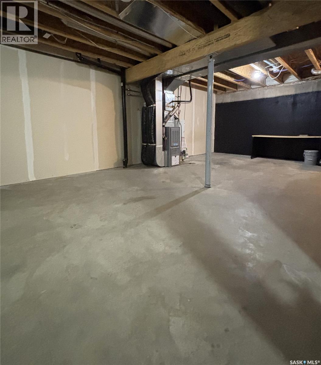 #307 415 Lynd CRESCENT - Image 23