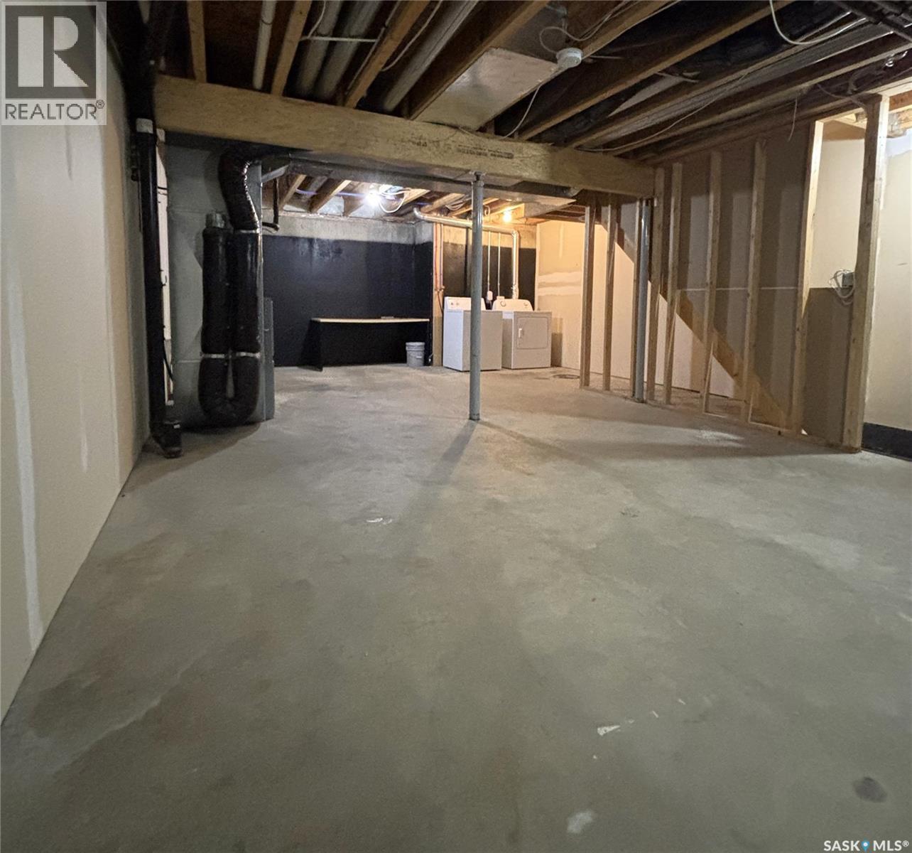 #307 415 Lynd CRESCENT - Image 24