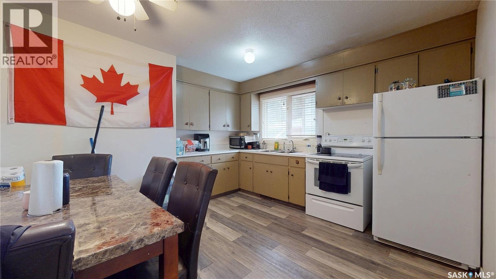 1208 Bond STREET - Image 14