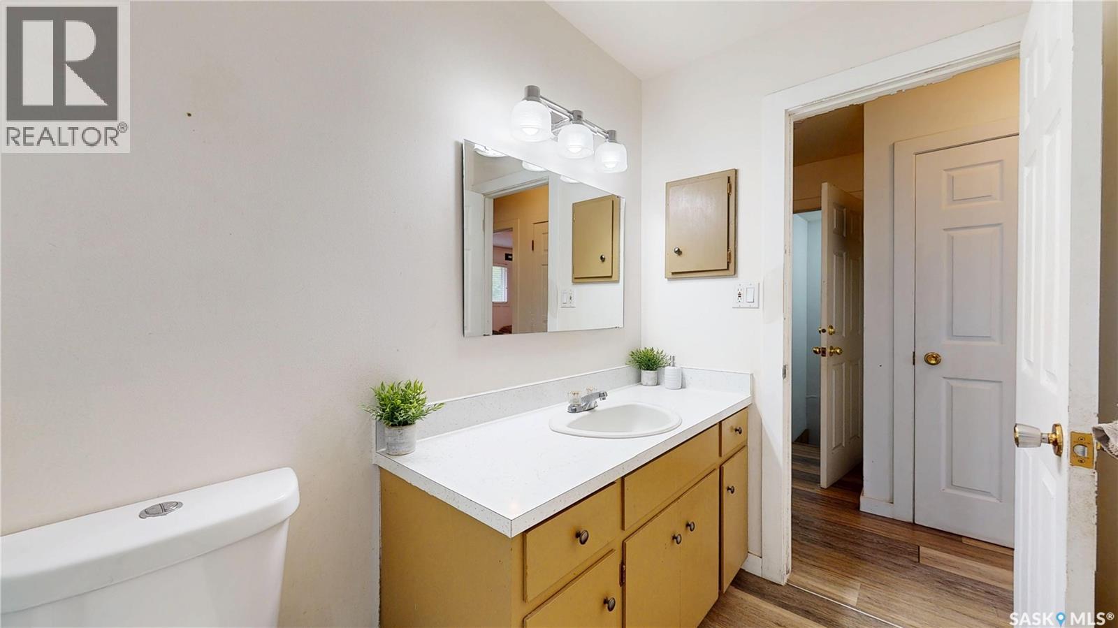 1208 Bond STREET - Image 16