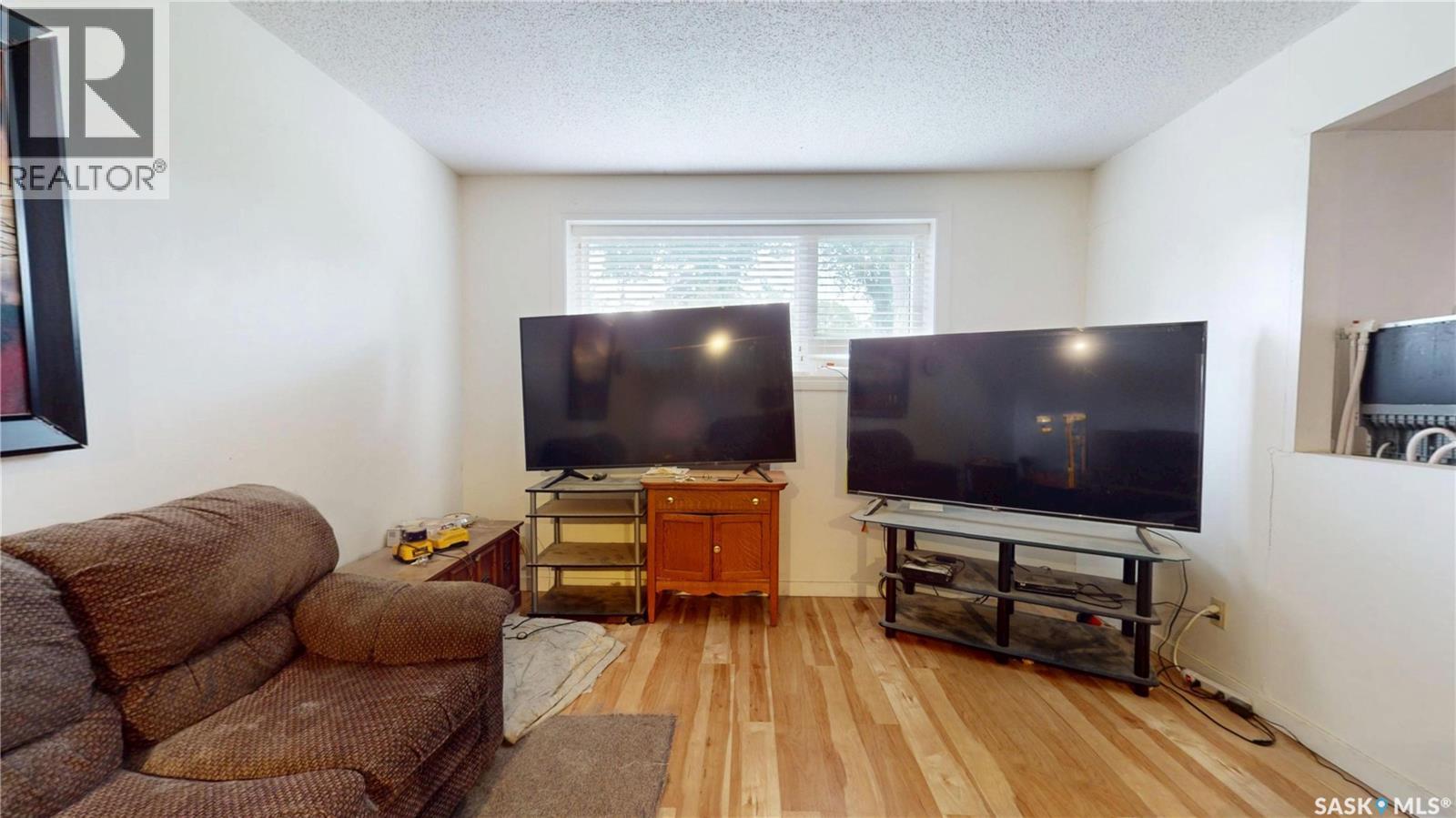 1208 Bond STREET - Image 24