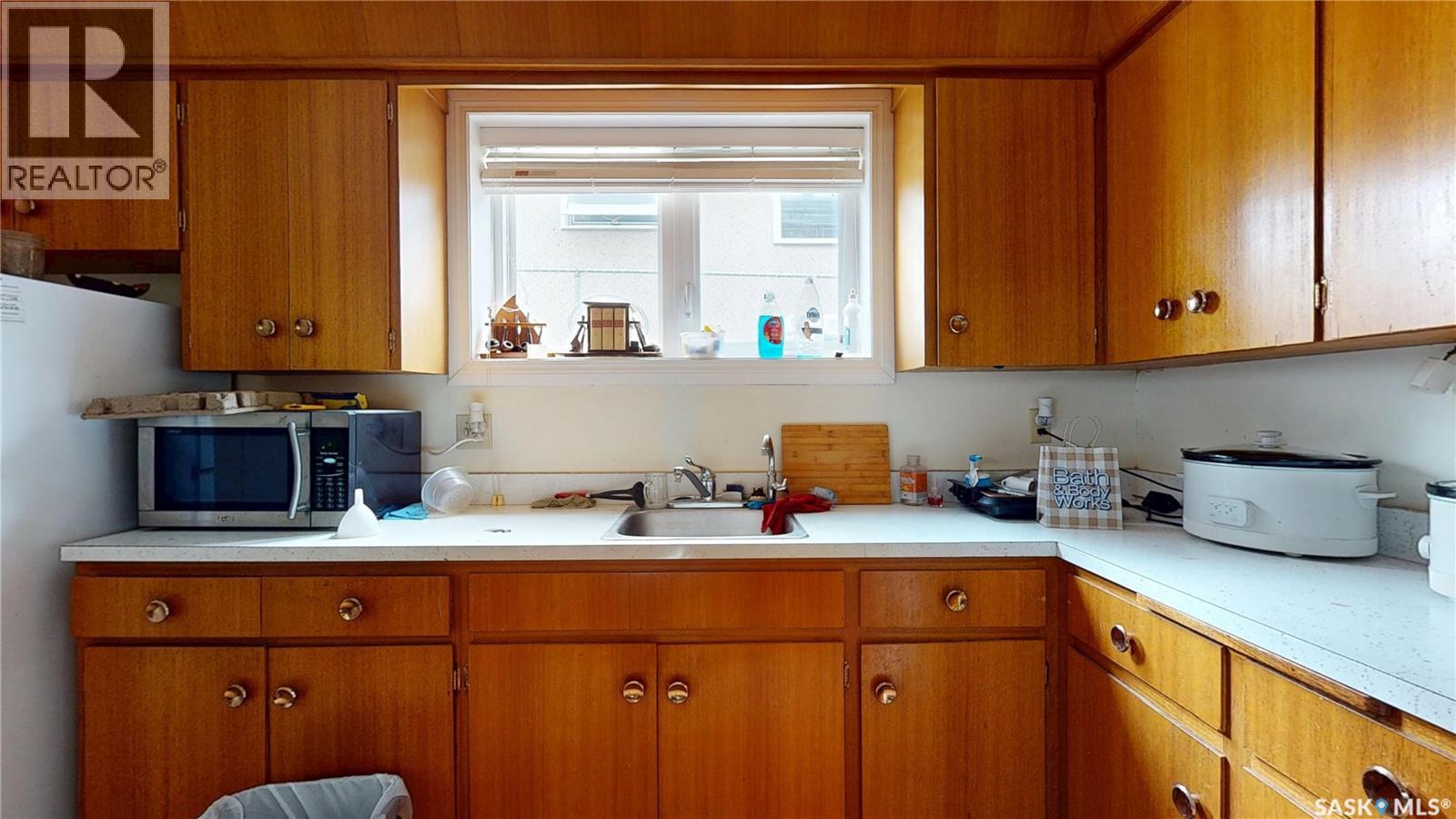 1208 Bond STREET - Image 27