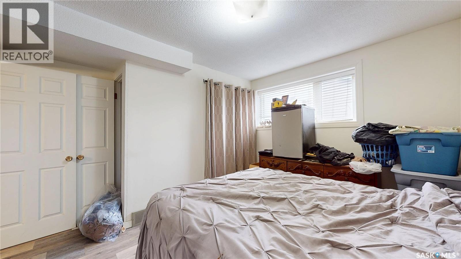 1208 Bond STREET - 36