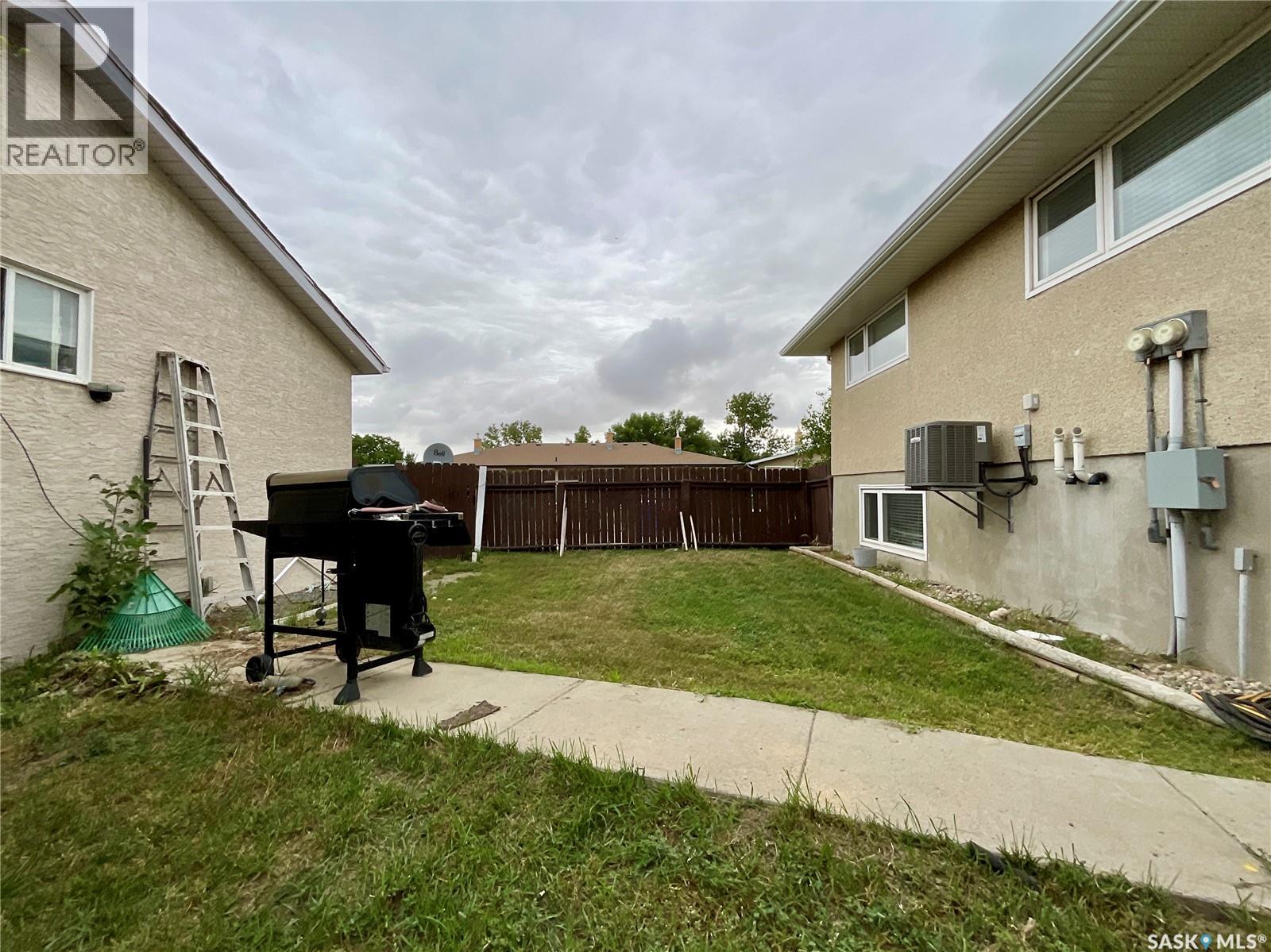 1208 Bond STREET - Image 43
