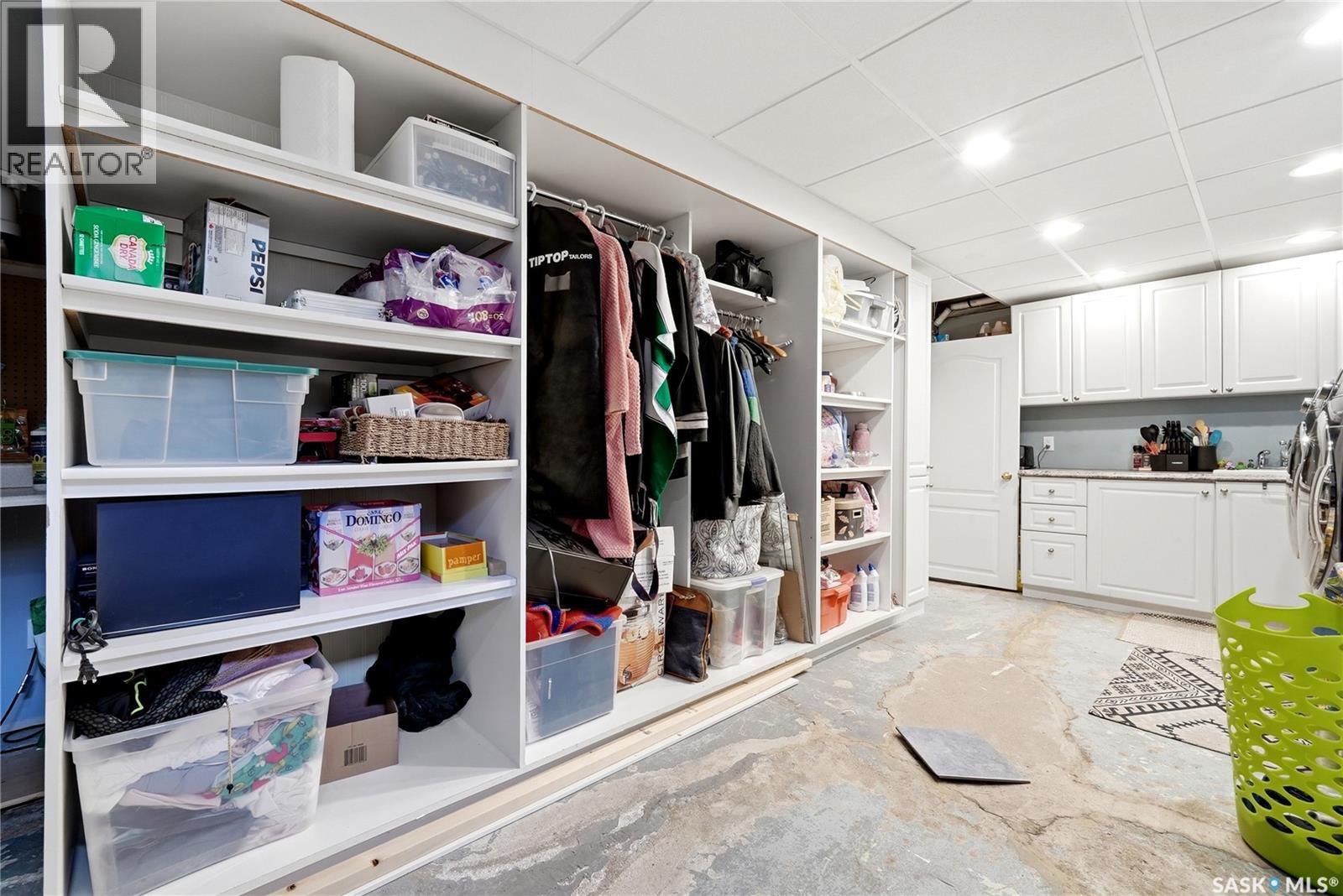 4220 Hillsdale STREET - Image 40