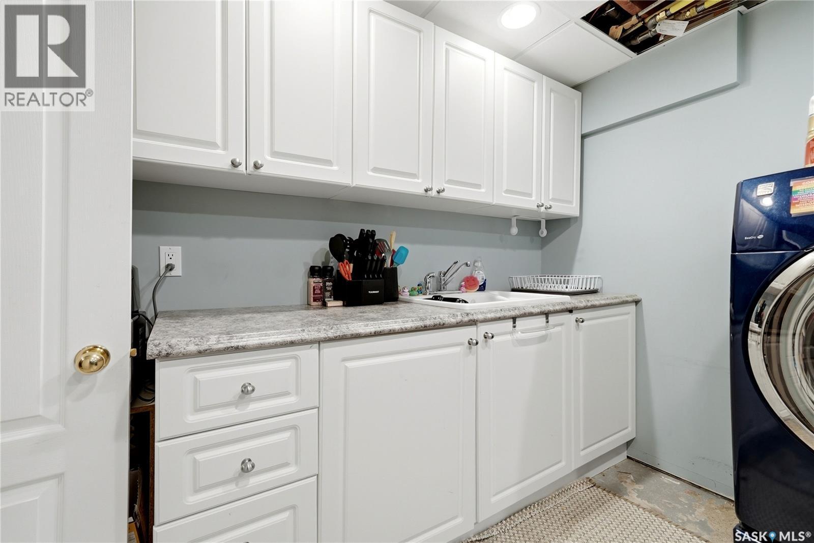 4220 Hillsdale STREET - 41