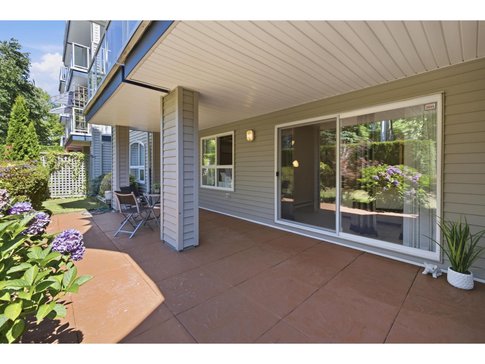 113 1588 BEST STREET, White Rock