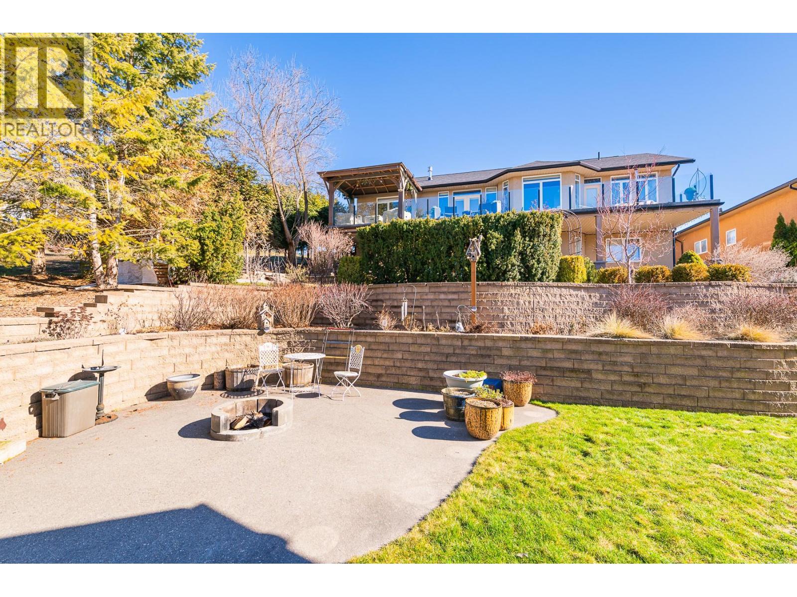 1021 Kootenay Place - 26
