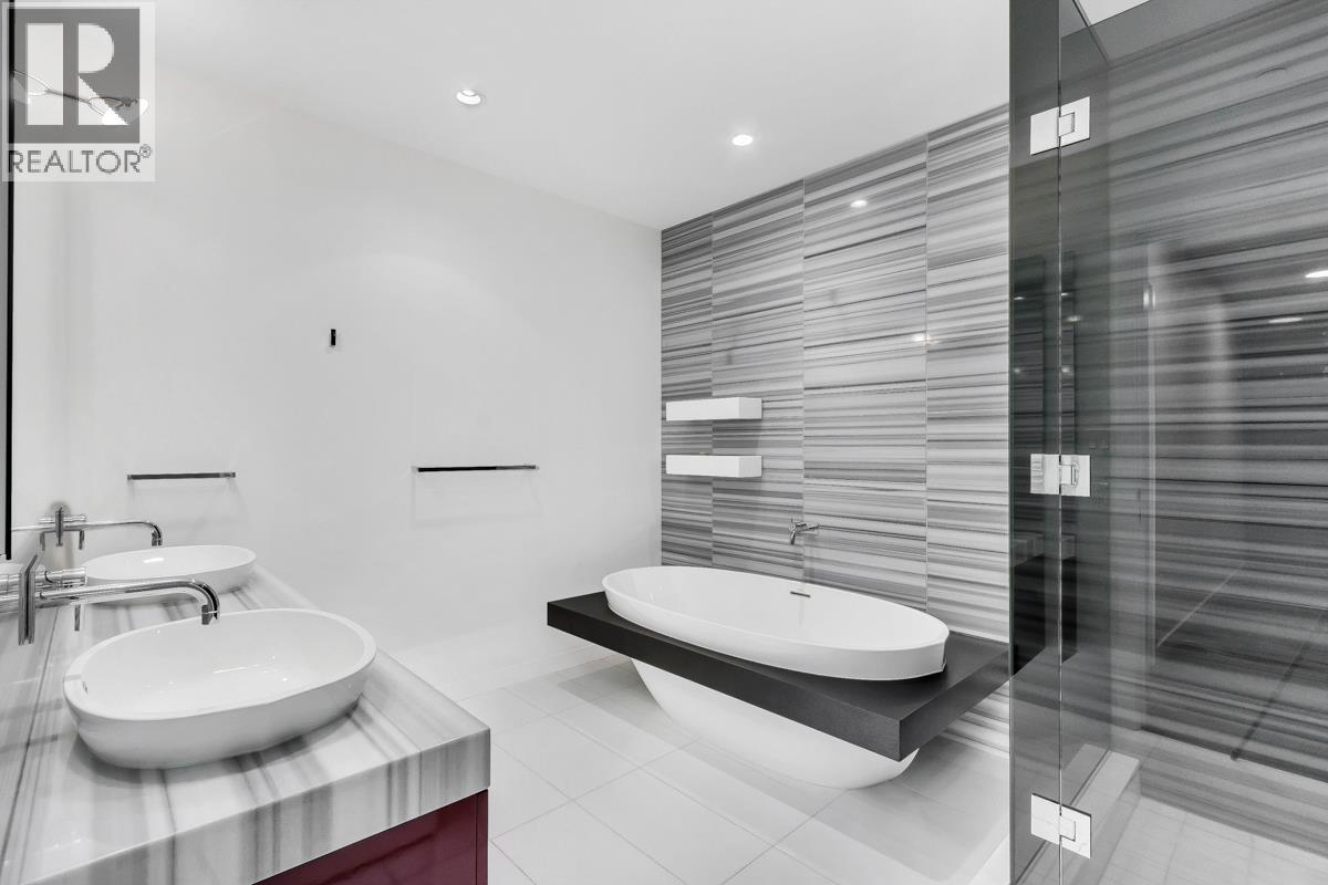 1701 277 THURLOW STREET, Vancouver