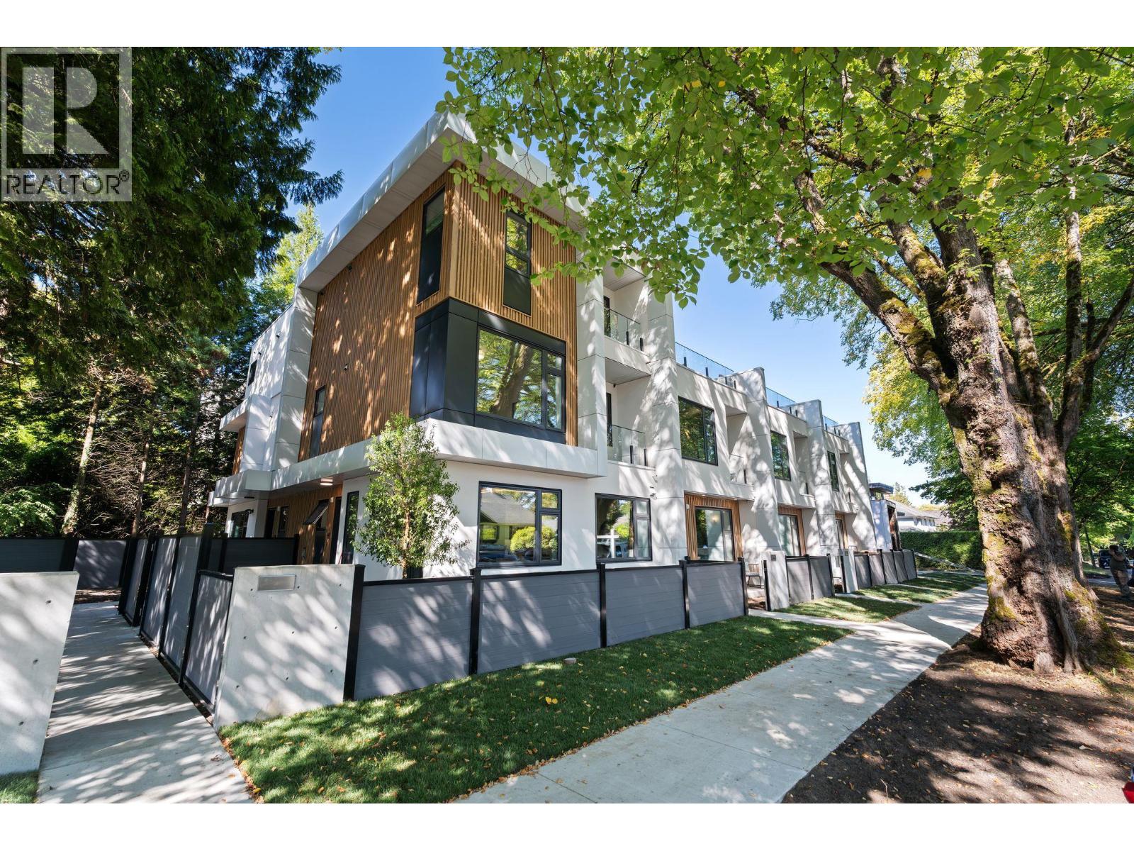 Property for sale at 4 1491 DEVONSHIRE CRESCENT