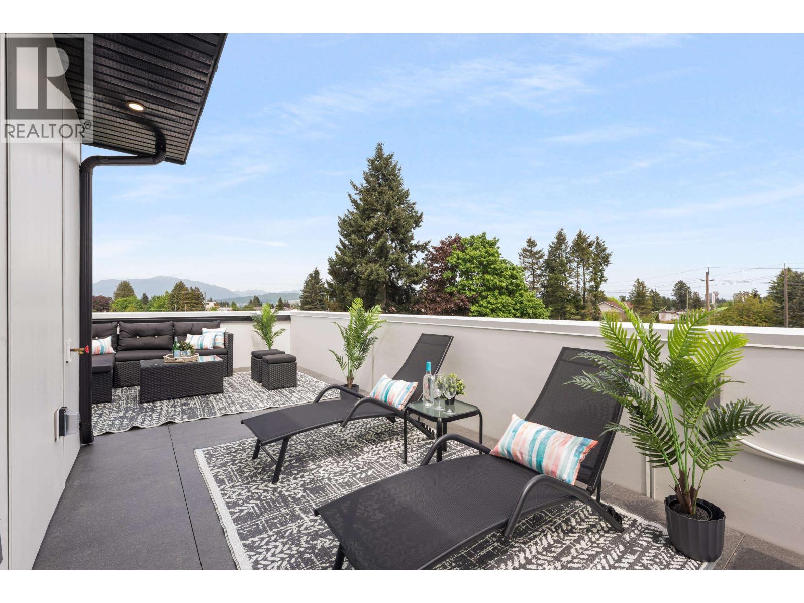 3 6808 ELWELL STREET, Burnaby