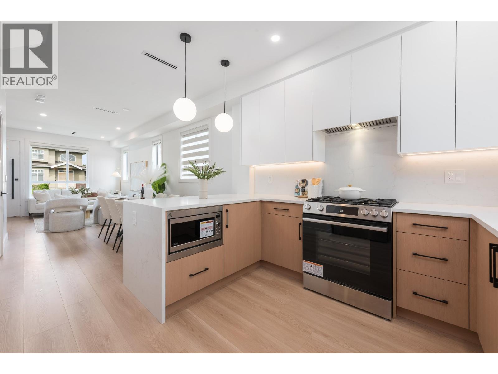 3 6808 ELWELL STREET, Burnaby