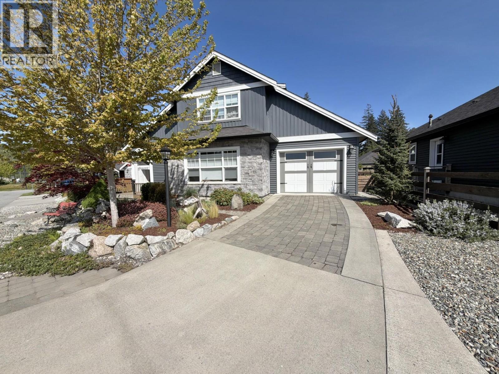 766 COOPER LANE, Gibsons