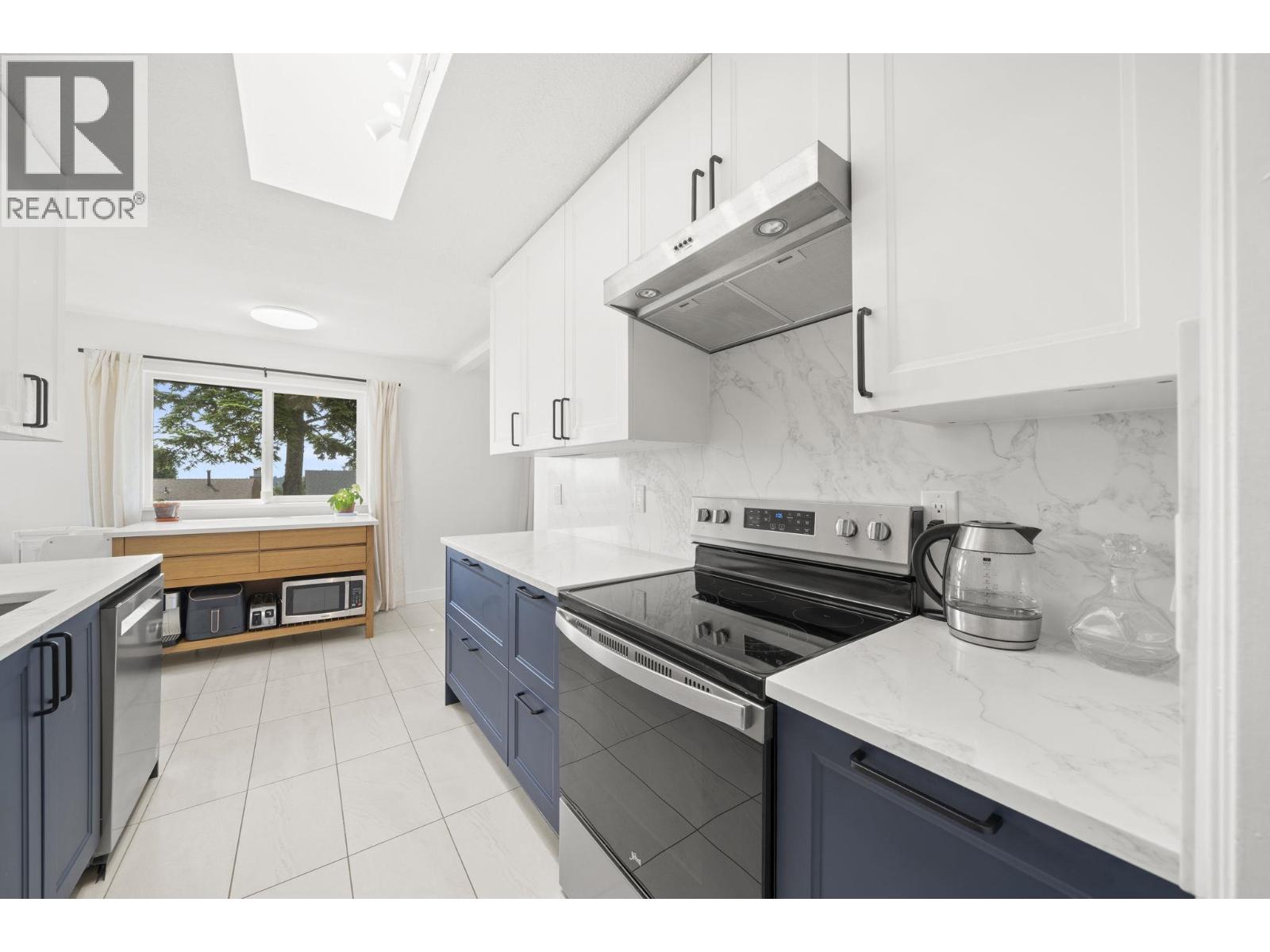 17 CAMPION COURT, Port Moody