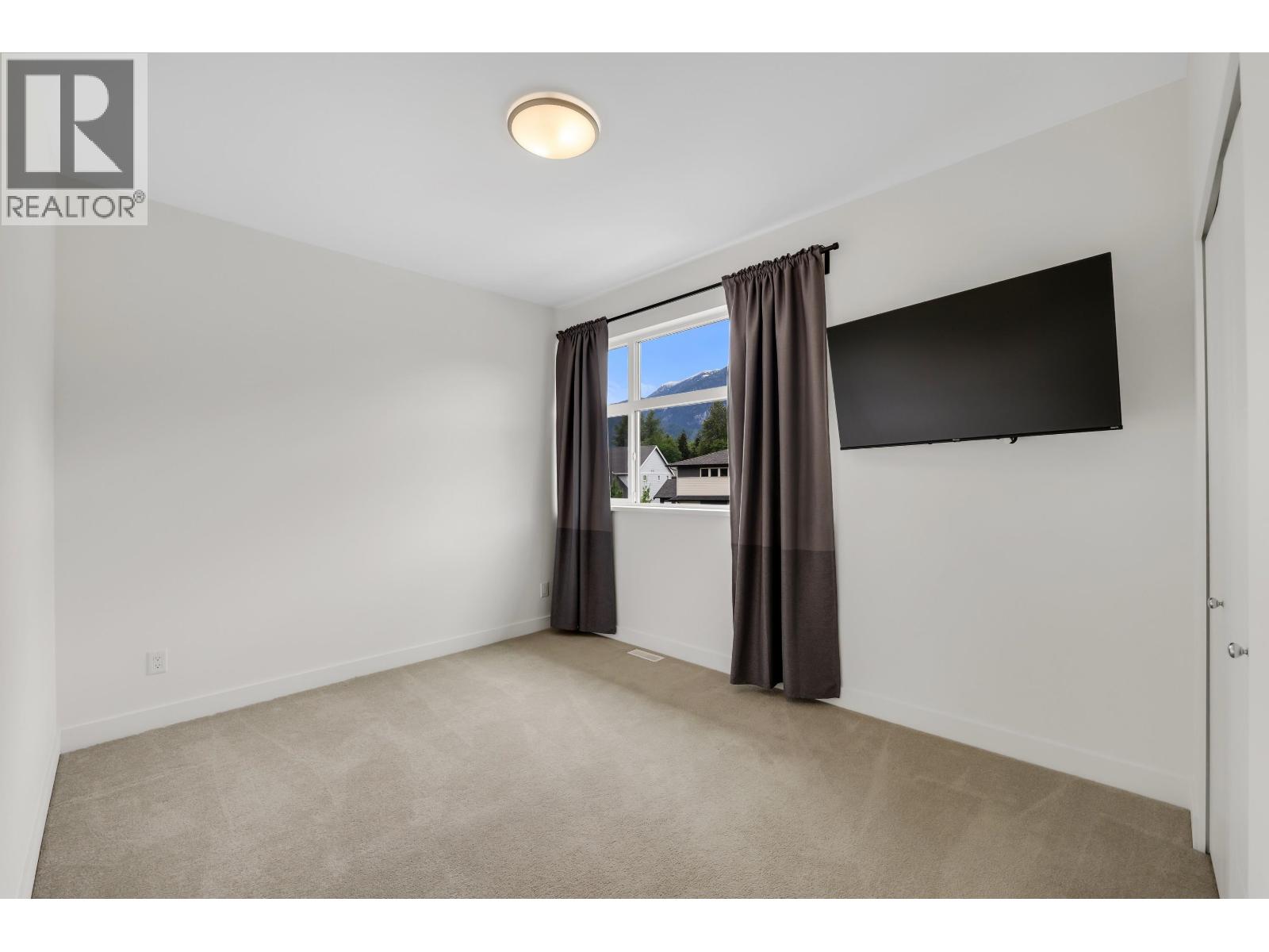 39224 CARDINAL DRIVE, Squamish