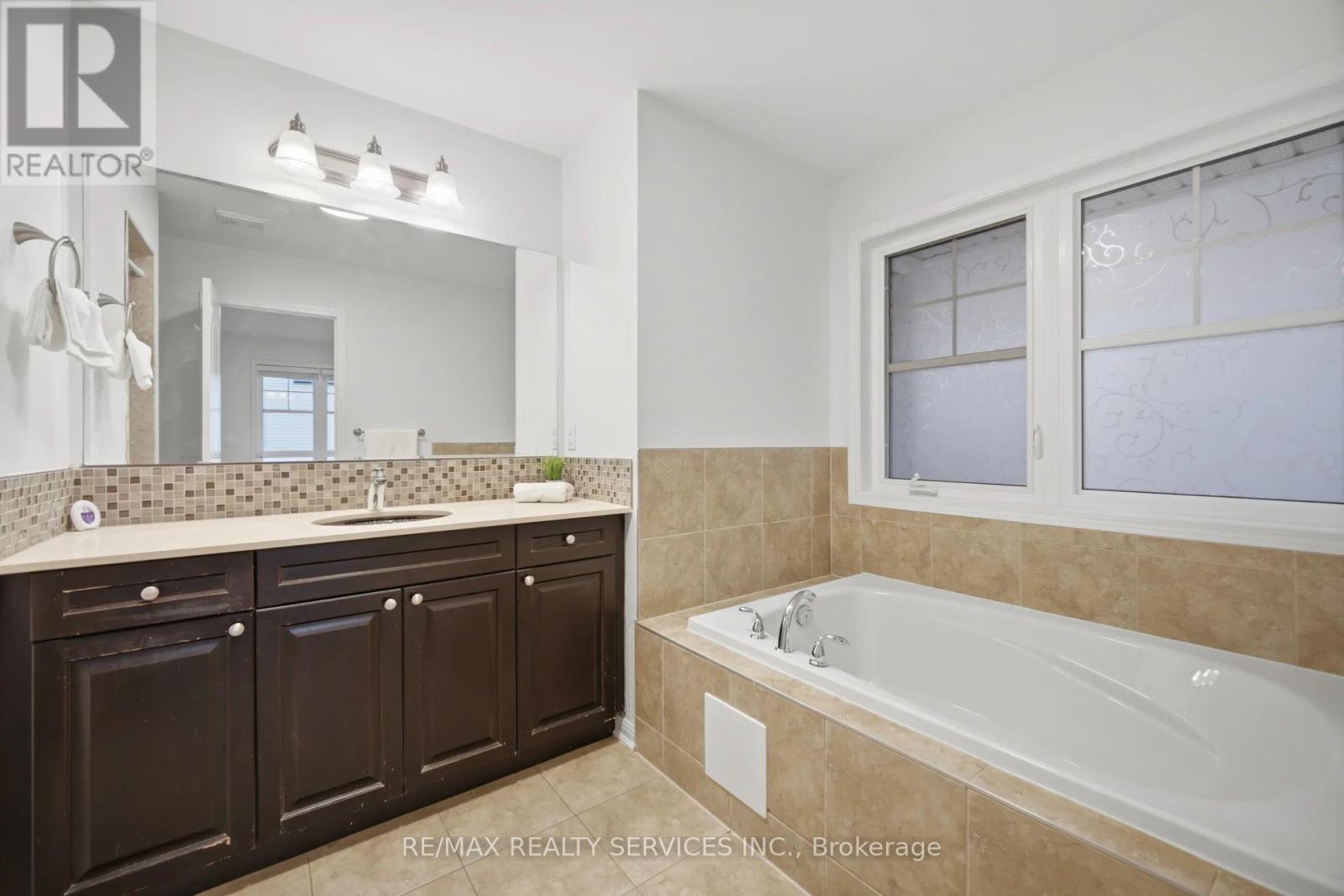 454 GRENKE PLACE - 23