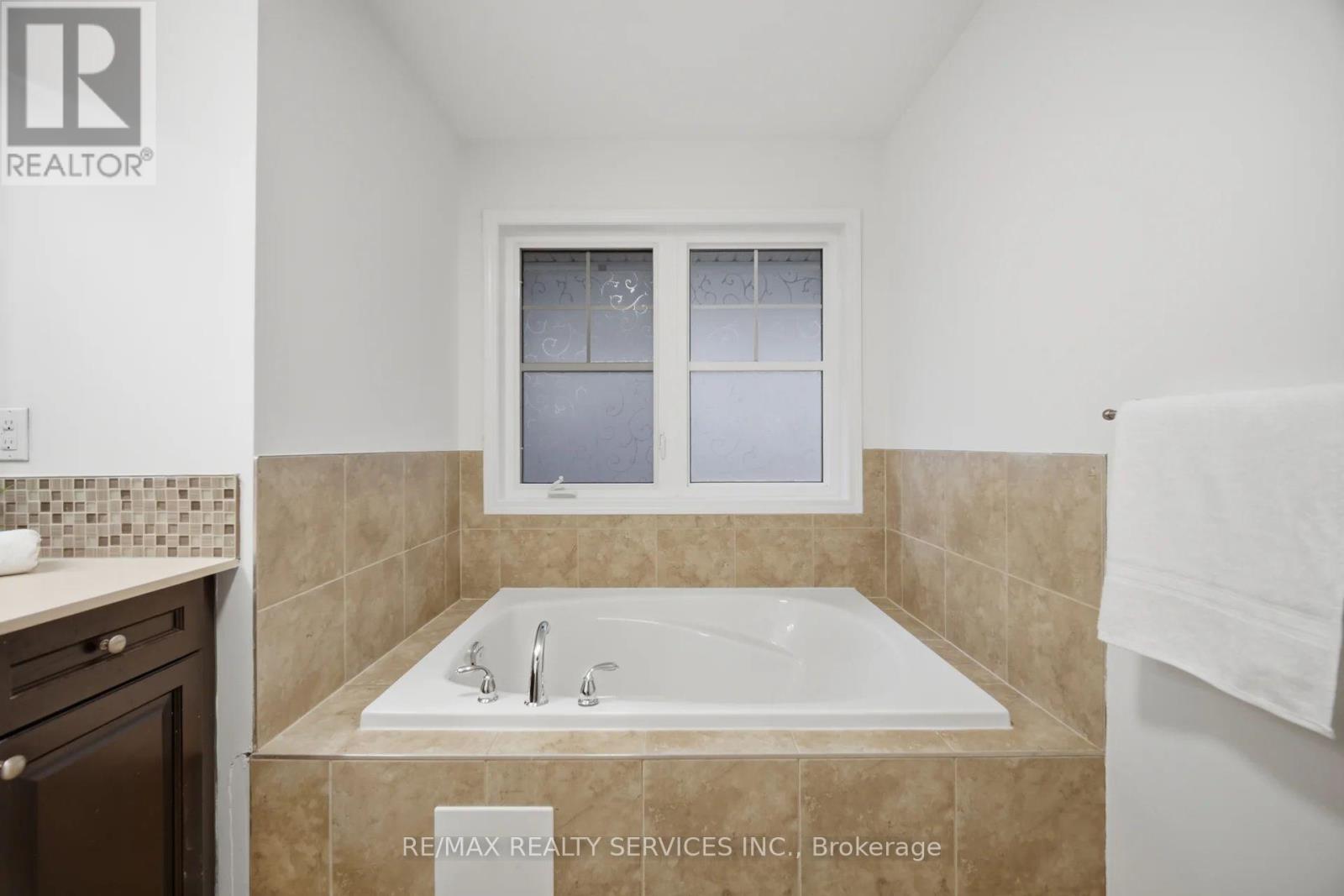 454 GRENKE PLACE - 24