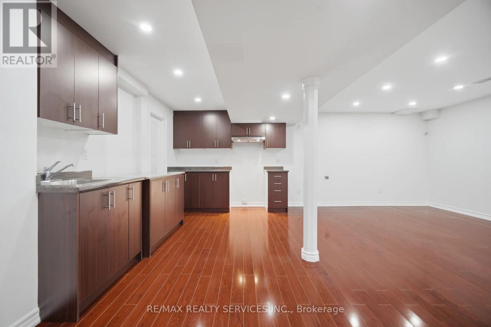 454 GRENKE PLACE - Image 32