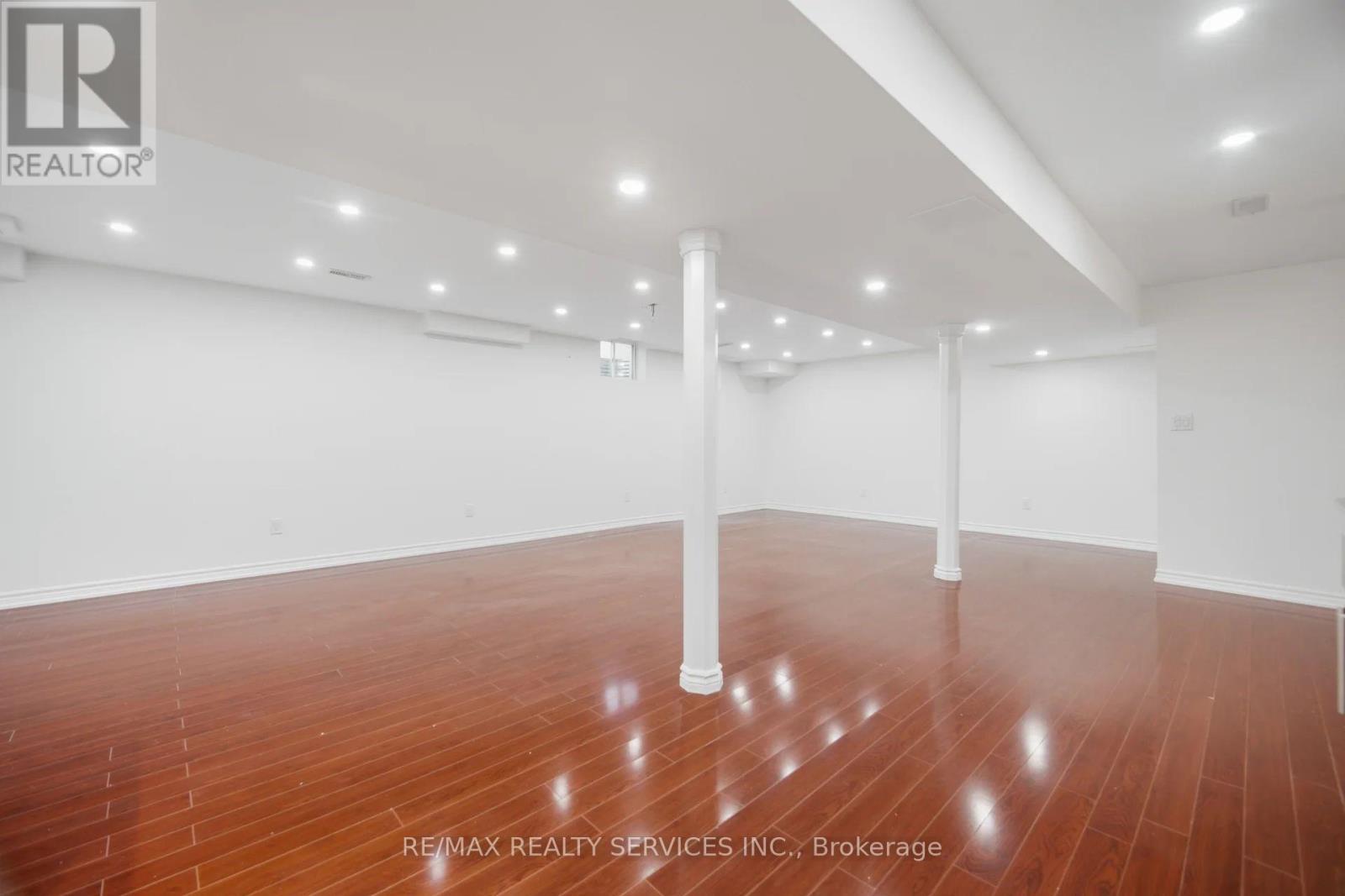 454 GRENKE PLACE - Image 35