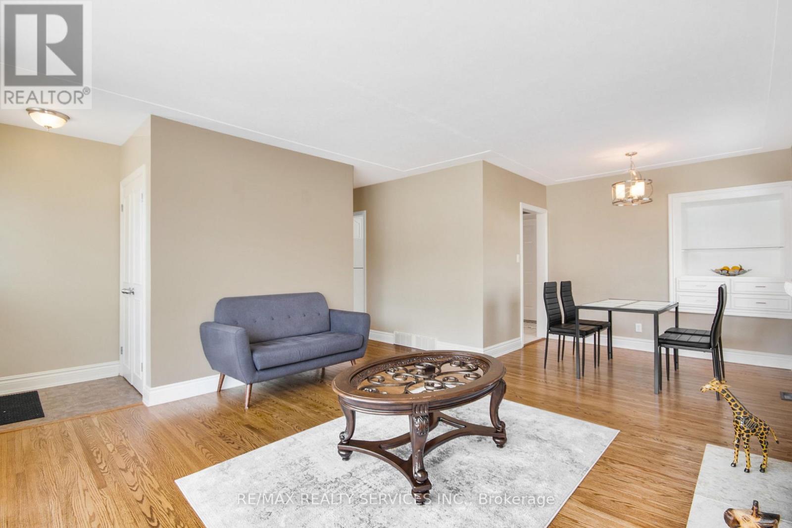 185 BURLINGTON STREET - 5