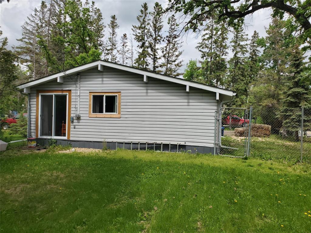 310 BOYD Avenue, Petersfield, Manitoba, R0C2L0, Petersfield, Manitoba — photo 4 of 5