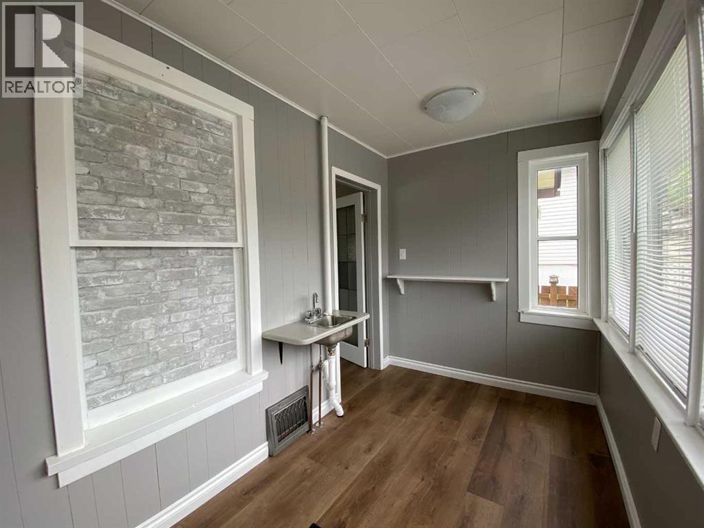 705 227 Street - Image 6
