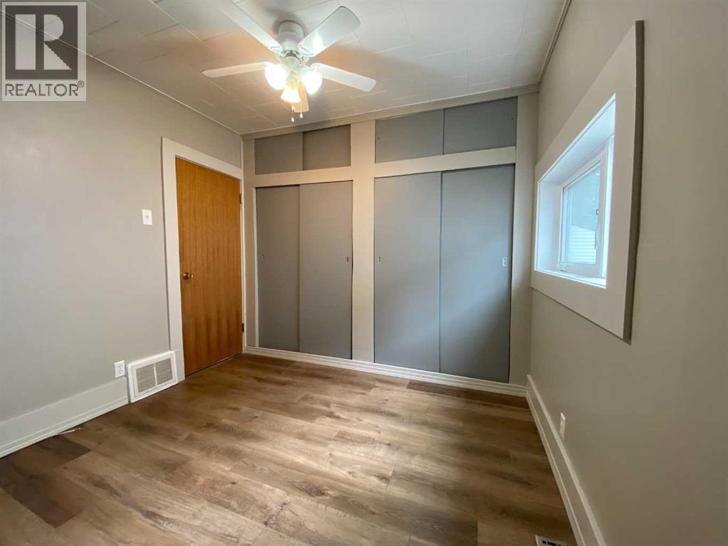 705 227 Street - Image 18