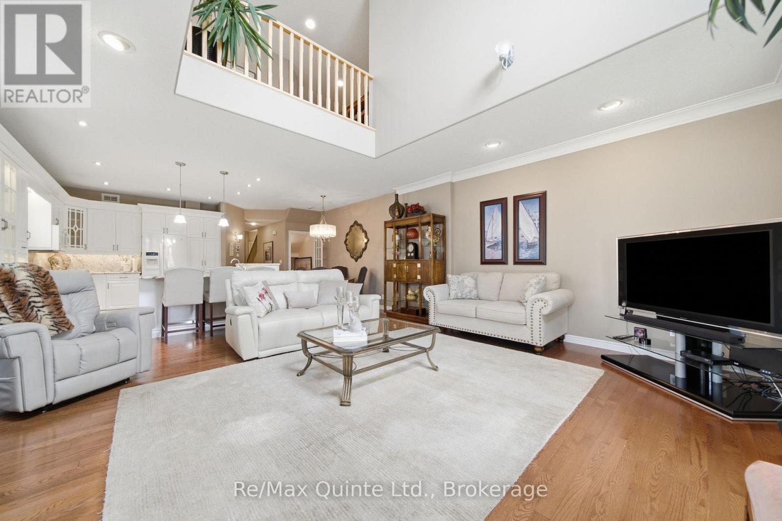 86 PINNACLE STREET S - Image 26