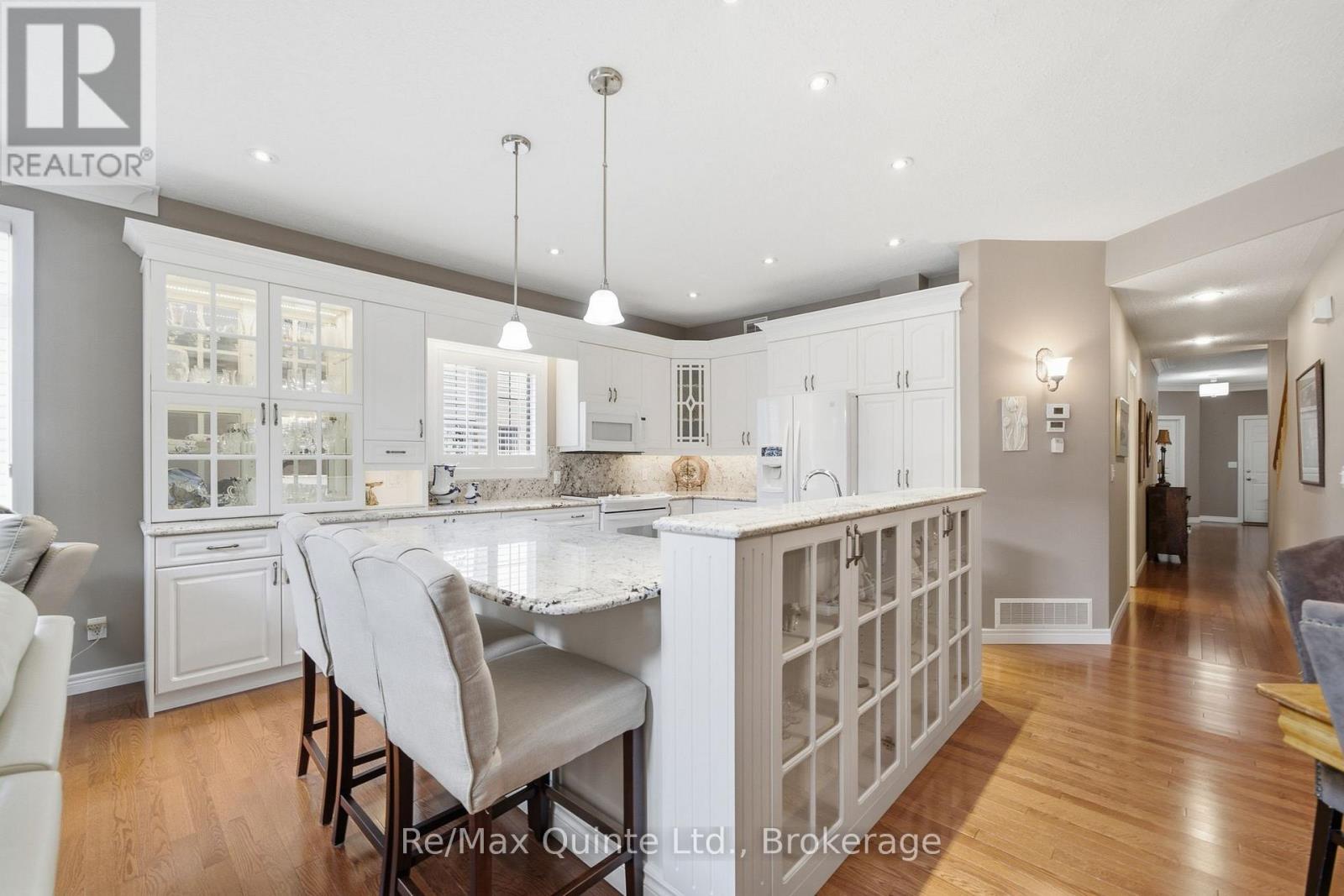 86 PINNACLE STREET S - Image 28