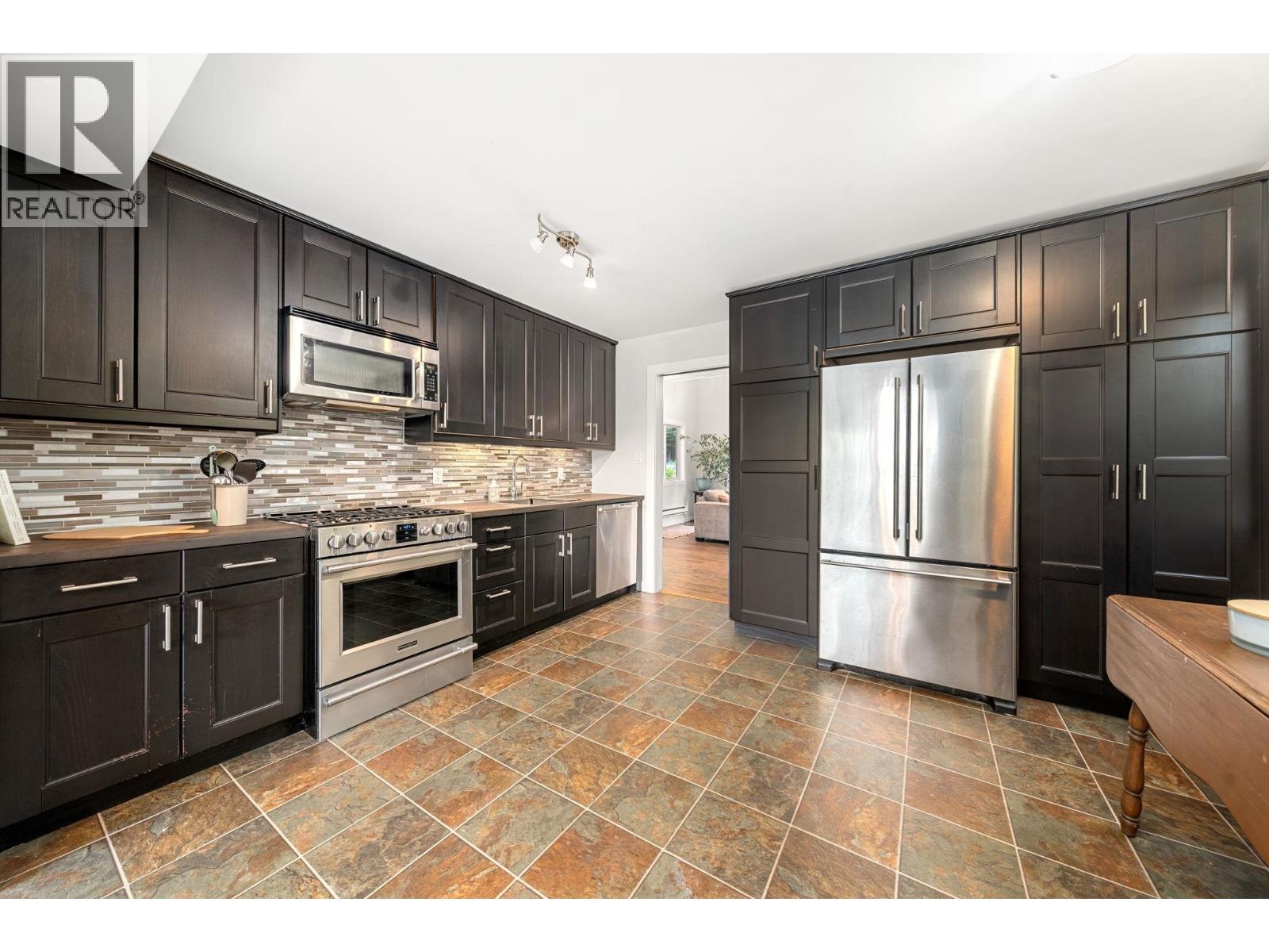 462 E 4TH STREET, North Vancouver
